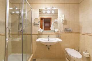 Гостиница Гранд отель Валентина Анапа Стандарт (вид на город) с раздельными кроватями-3